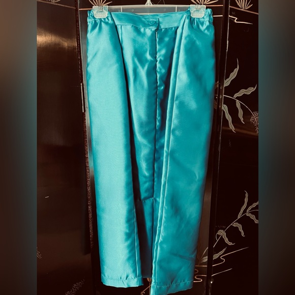 Turquoise suit - Picture 4 of 4